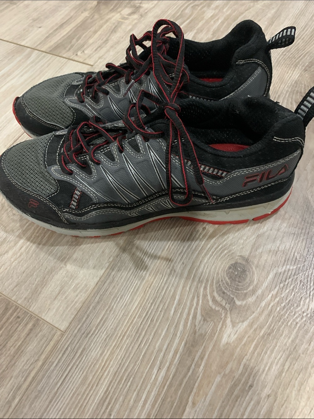 Fila Men's Gray and Red Trail/Training Sneakers
